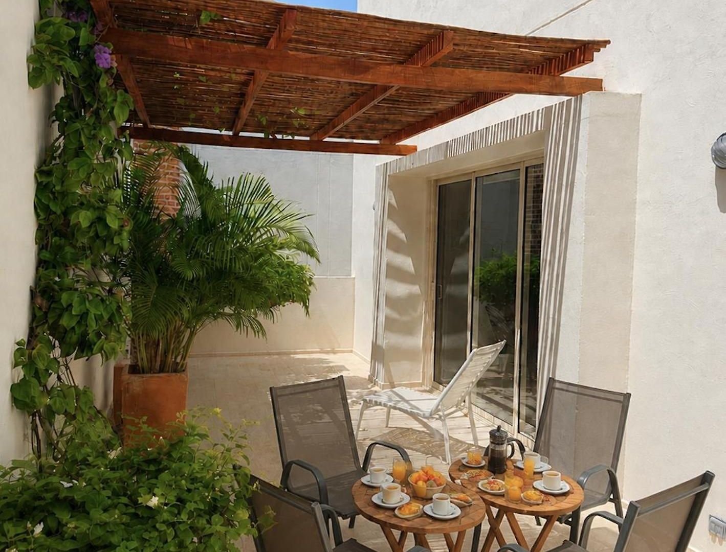 Apartamento Luxury 2br Inside Old City, Private Patio, Ac, 2 Pools & Parking