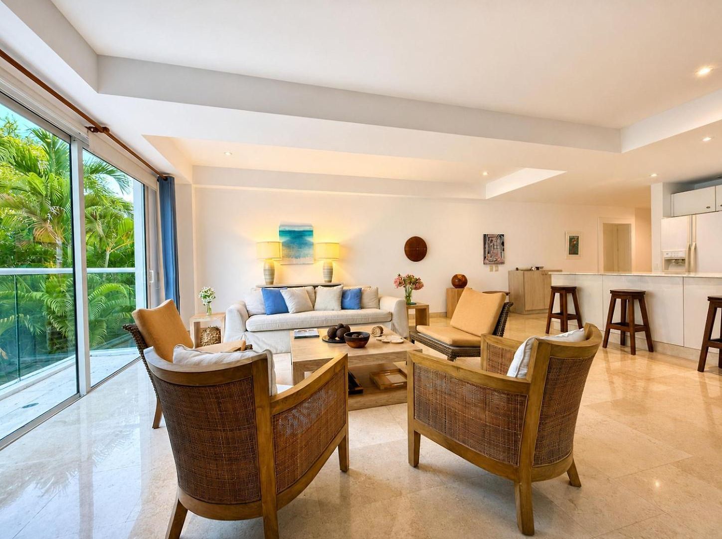 Luxury 2br Inside Old City, Private Patio, Ac, 2 Pools & Parking Cartagena