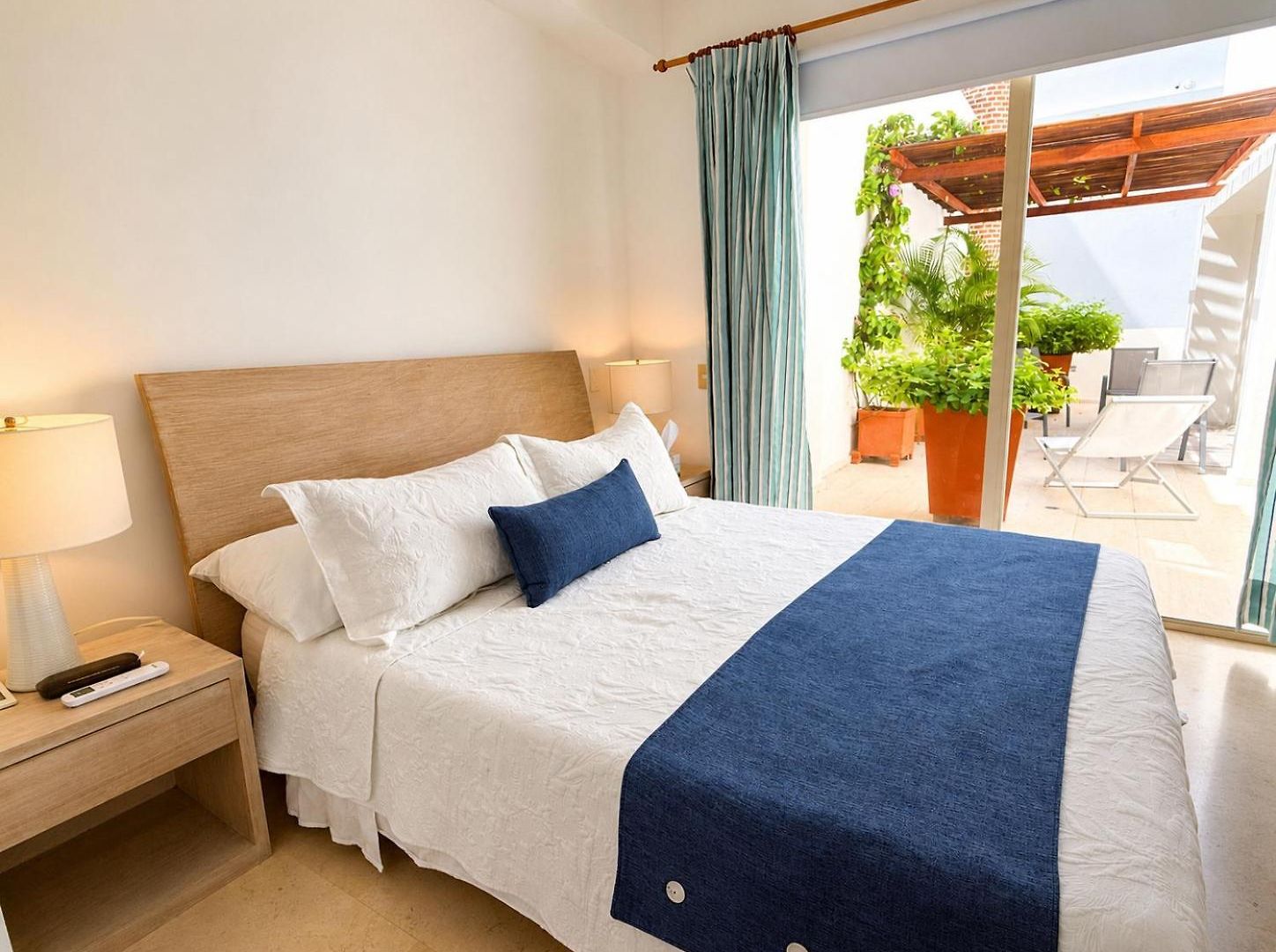 Apartamento Luxury 2br Inside Old City, Private Patio, Ac, 2 Pools & Parking