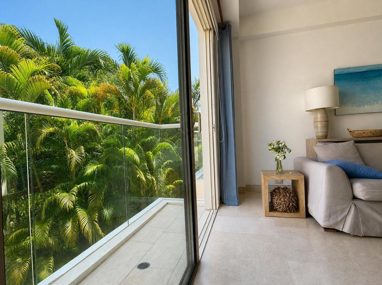 Luxury 2br Inside Old City, Private Patio, Ac, 2 Pools & Parking * Cartagena