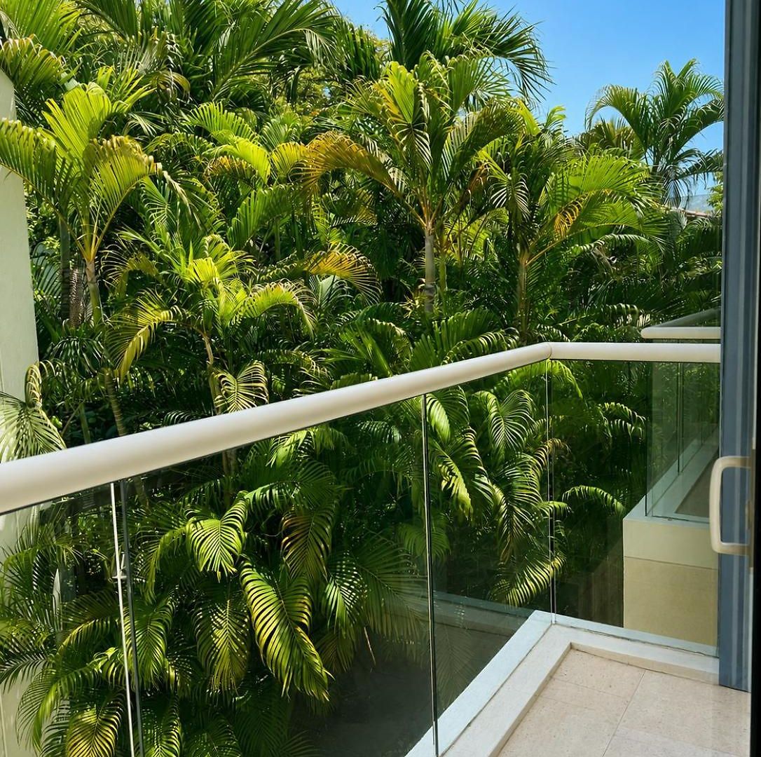 Luxury 2br Inside Old City, Private Patio, Ac, 2 Pools & Parking