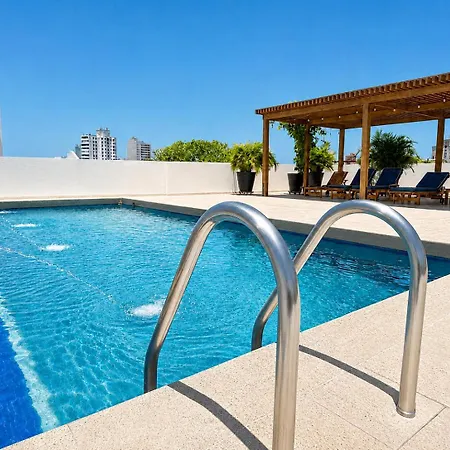 Luxury 2br Inside Old City, Private Patio, Ac, 2 Pools & Parking