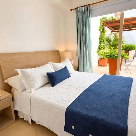 Apartamento Luxury 2br Inside Old City, Private Patio, Ac, 2 Pools & Parking