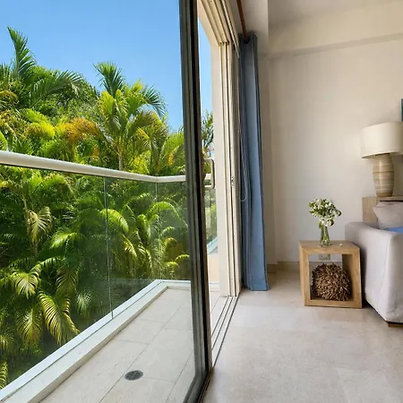 Luxury 2br Inside Old City, Private Patio, Ac, 2 Pools & Parking * Cartagena
