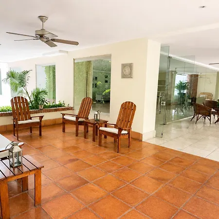 Luxury 2br Inside Old City, Private Patio, Ac, 2 Pools & Parking